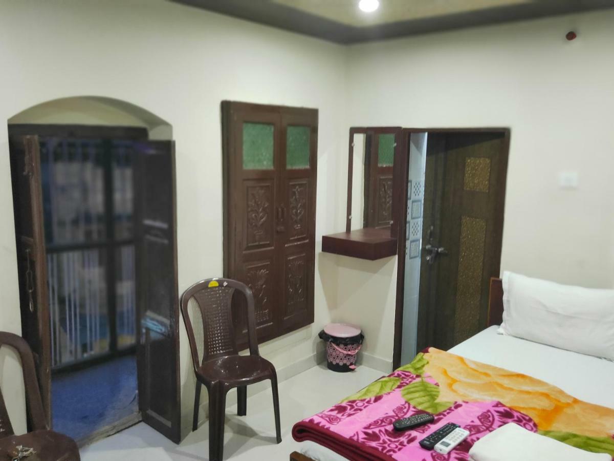 Hotel R D Palace Varanasi Exterior foto