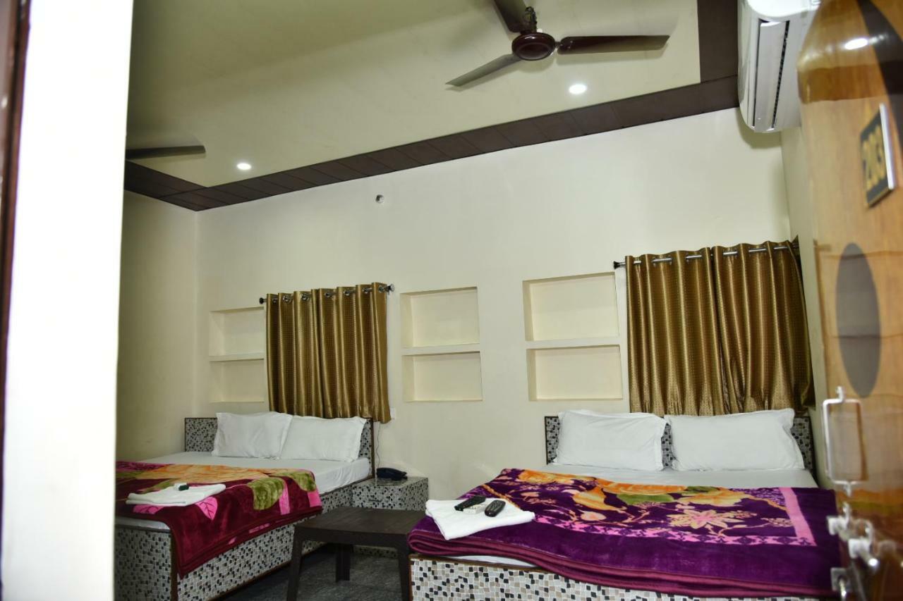 Hotel R D Palace Varanasi Exterior foto