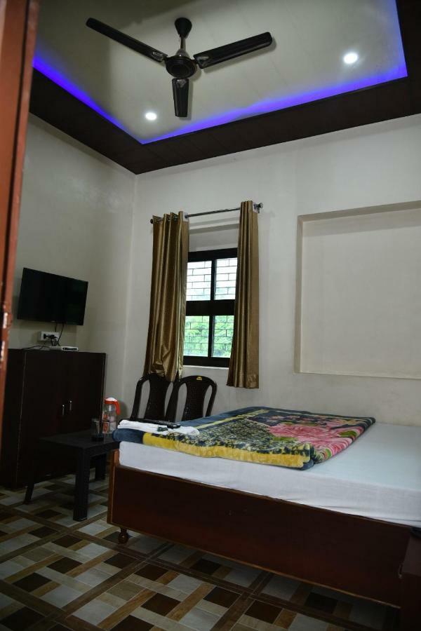 Hotel R D Palace Varanasi Exterior foto